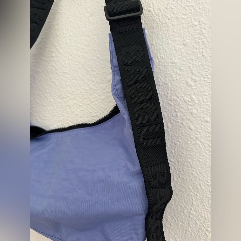 BAGGU Medium Nylon Crescent Shoulder Bag in Blueberry Blue/Purple - Picture 2 of 4